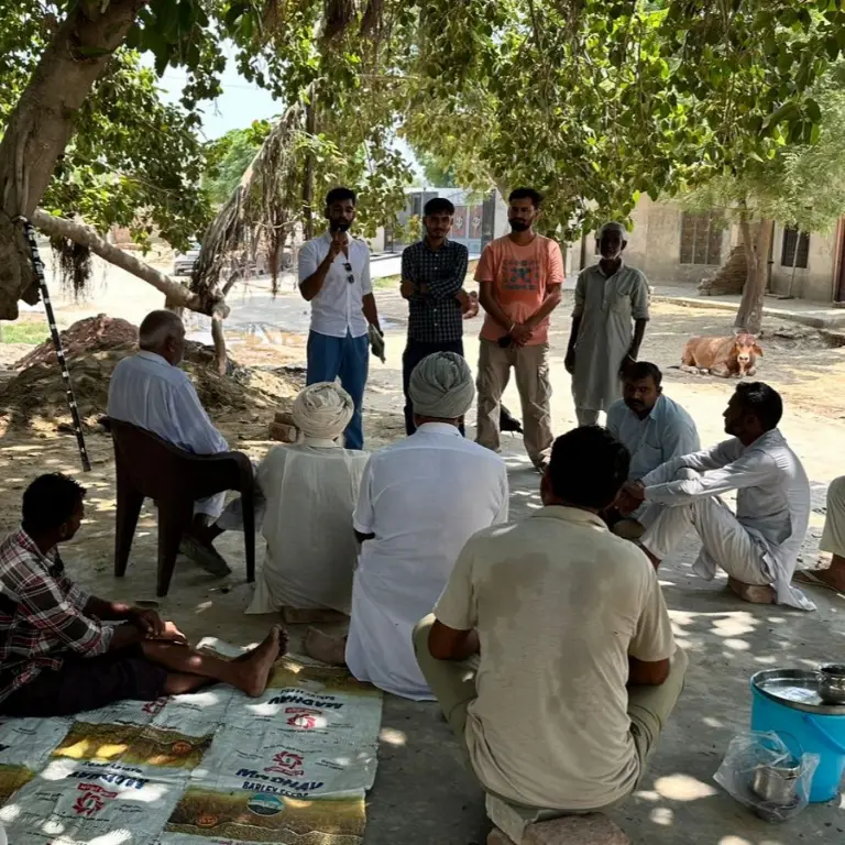 Discussion on natural farming practices during an Anwarat Foundation program
